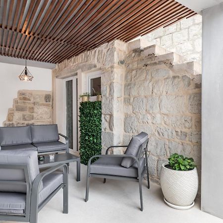Heritage Apartman Geza In Centar With Private Parking Kaštela Extérieur photo